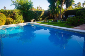 VILLA VICTORIA- Private swimming pool next to the beach